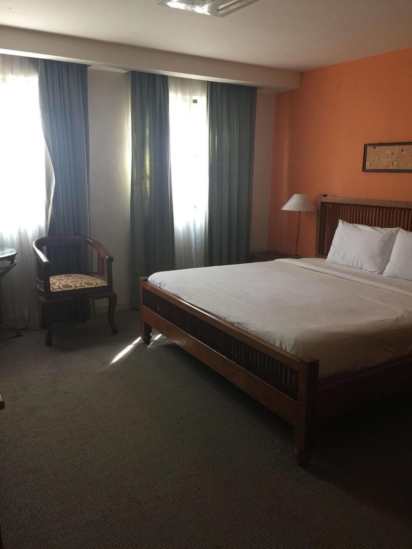 Seri Costa 3*